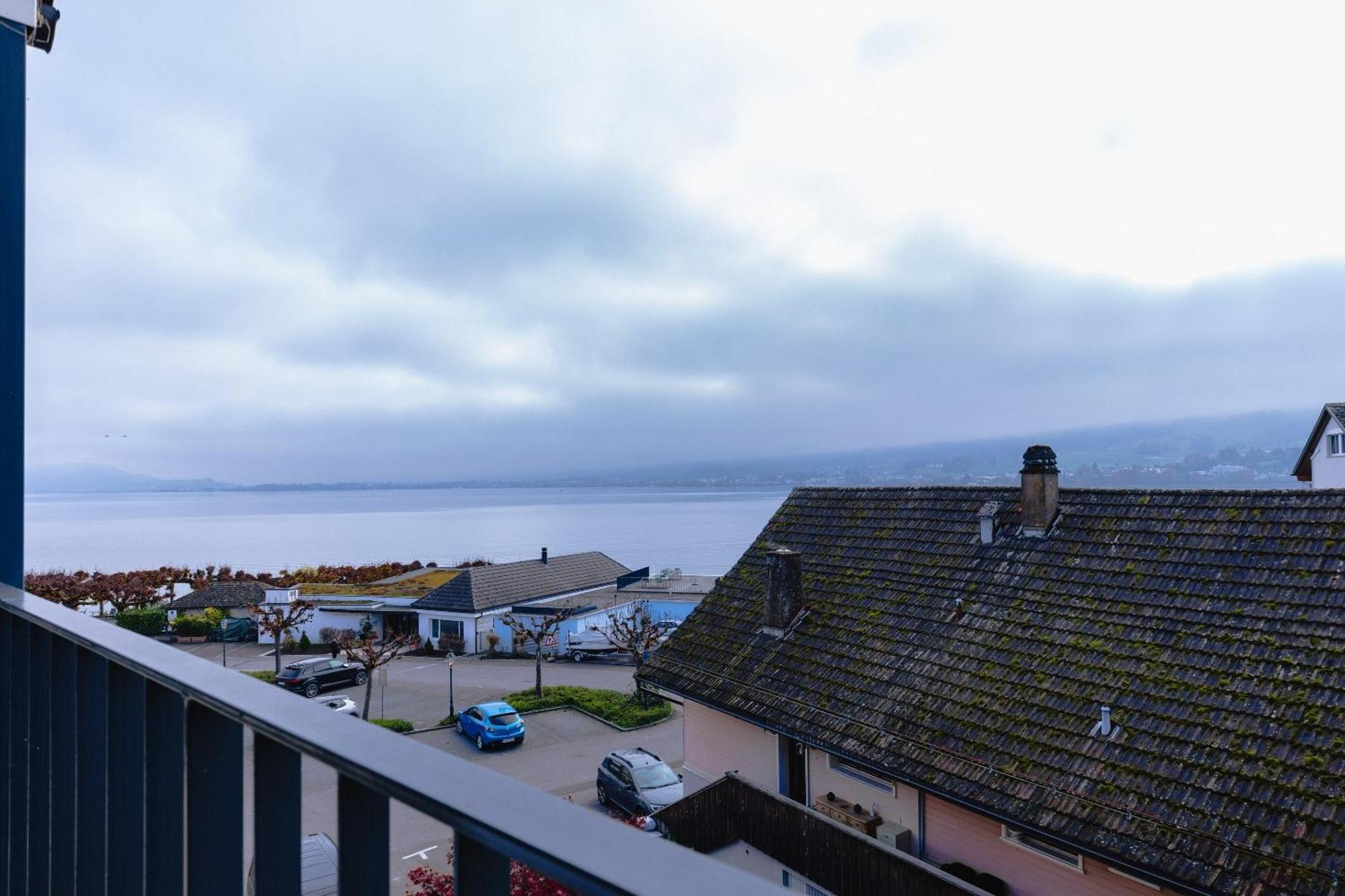 Roessli Hurden Bagian luar foto